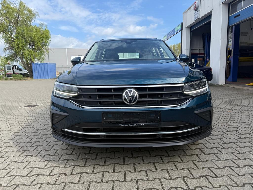 Volkswagen Tiguan 1.5 TSI Elegance Automaat (BOVAG/RIJKLAARP, Auto's, 12 maanden, Zwart, 4 cilinders, Blauw