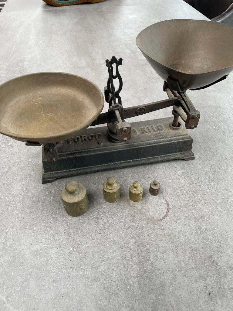 Antieke weegschaal, Ophalen