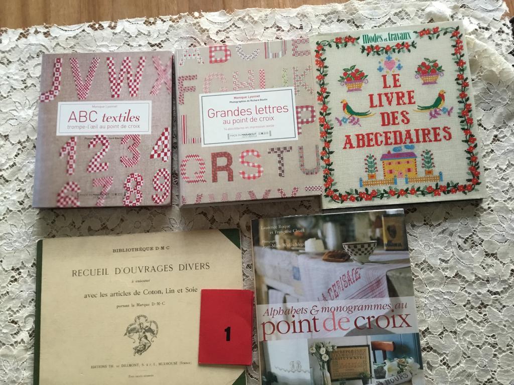 Serie 1 franse borduurboeken, Ophalen of Verzenden, Zo goed als nieuw, Patroon