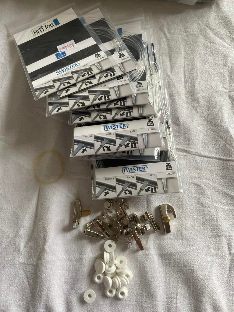 13 Twister schilderij koorden en ophanghaken, Ophalen of Verzenden, Zo goed als nieuw, 75 cm of meer, Minder dan 50 cm