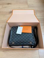 Louis Vuitton PM Messenger Bag, Ophalen of Verzenden, 11 inch of minder, Nieuw, Schoudertas