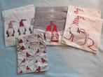 4 x 2 Zweedse kerstservetten jultomtes en goudvinken NIEUW, Ophalen of Verzenden, Nieuw