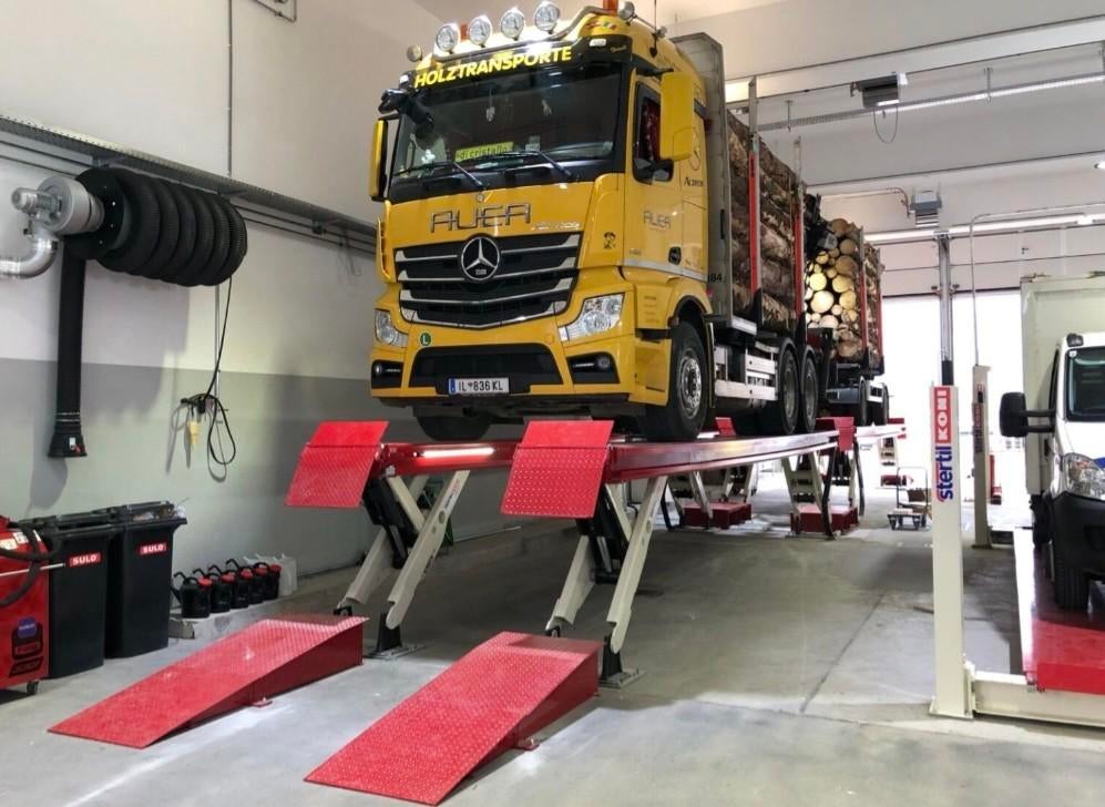 Hefbrug Koni skylift 25 ton voor vrachtwagen truck, Ophalen