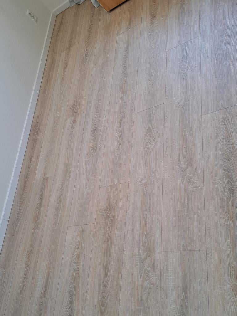 Laminaat vloer + hoge plinten, Ophalen, 50 tot 150 cm, Zo goed als nieuw, 10 m² of meer