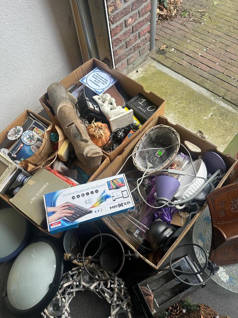 Gratis ophalen rommelmarkt spullen, Ophalen, Zo goed als nieuw