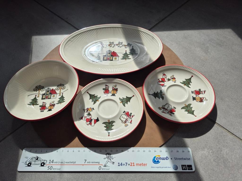 Wedgwood Windsor Christmas set, Ophalen, Wedgwood, Porselein, Schaal of Schalen