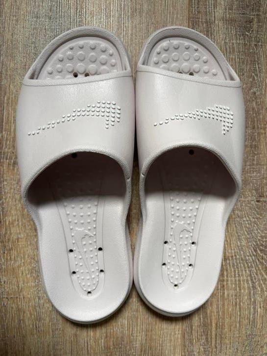 Nike slippers lichtroze, Slippers, Ophalen of Verzenden, Zo goed als nieuw, Roze