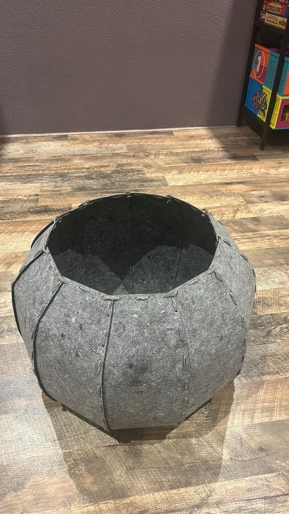 Leuke mand opening is 30 cm, Ophalen, Zo goed als nieuw, Rond, Minder dan 50 cm