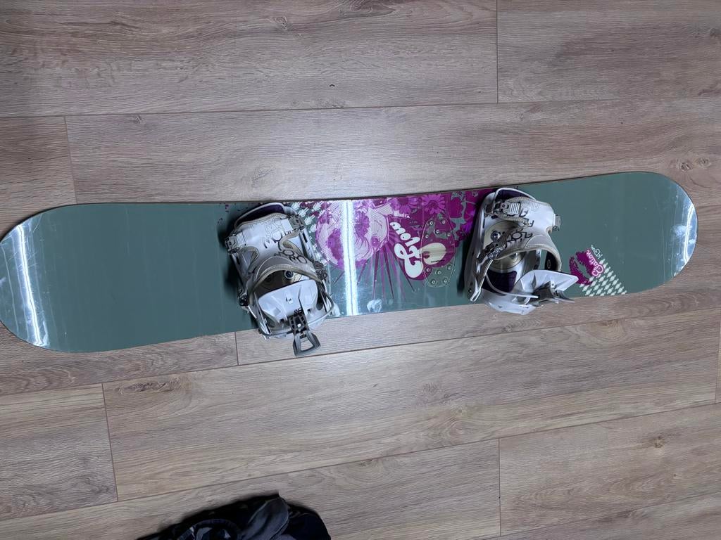 Flow Snowboard 143cm met Flow Bindingen, Sport en Fitness, Ophalen, Gebruikt, Board