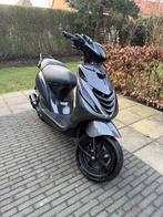 PIAGGIO ZIP 2023, Fietsen en Brommers, Ophalen, Maximaal 45 km/u, Zip, Zo goed als nieuw