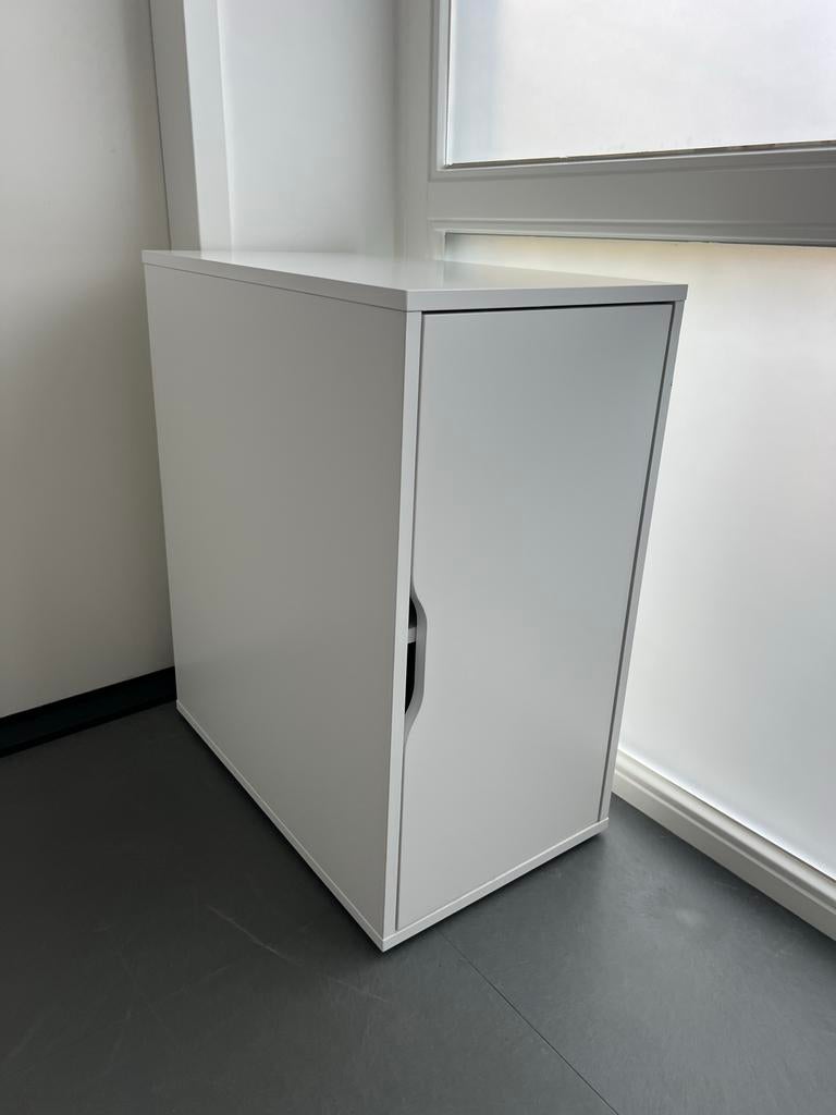 Wit IKEA ‘Alex’ kastje met deur en twee planken, Ophalen, Zo goed als nieuw
