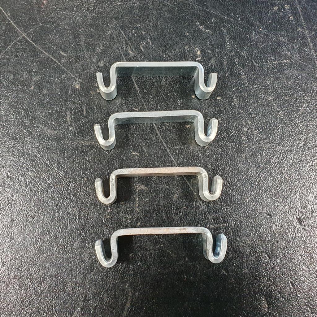 4x Bruynzeel metalen legbord haakje Legbordhaken, legbordha, Niet ingevuld, Gebruikt, Niet ingevuld, Niet ingevuld