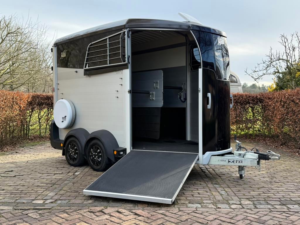 Prachtig mooie ifor Williams HBX511 vol aluminium