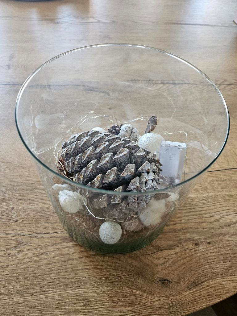 Glazen stolp met decoratie en ledverlichting,  compleet., Huis en Inrichting, Woonaccessoires | Stolpen, Ophalen of Verzenden