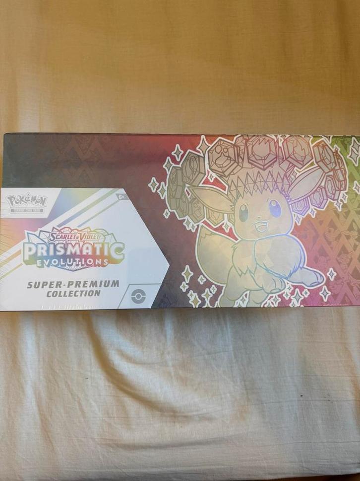 Pokémon TCG: Prismatic Evolutions  Premium UPC * SEALED *, Huis en Inrichting, Slaapkamer | Beddengoed, Nieuw, Overige typen, Eenpersoons
