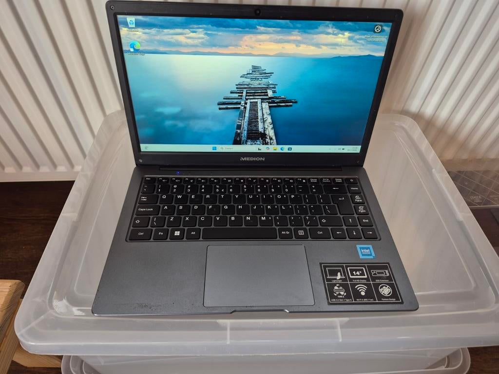 Medion E14223 Laptop - Compact en Efficiënt, Ophalen, Qwerty, 8 GB, Intel