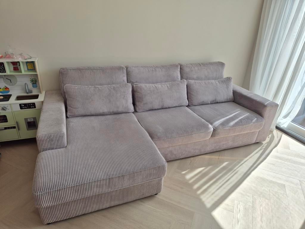 Moet snel weg! Lichtgrijze ribcord bank met chaise longue, Ophalen, 250 tot 300 cm, Gebruikt, 125 tot 150 cm