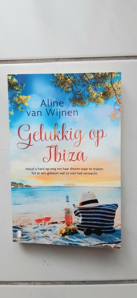 Aline van Wijnen   Gelukkig op Ibiza, Ophalen of Verzenden, Zo goed als nieuw, Aline van Wijnen, Nederland