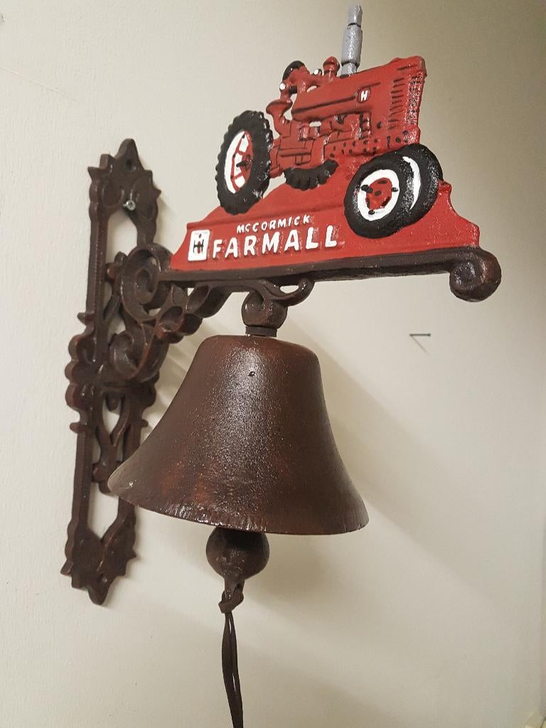 Farmall international Mc Cormick tractor bel van gietijzer, Info@deconoord.nl, Deco Noord, Nieuw, Ophalen of Verzenden
