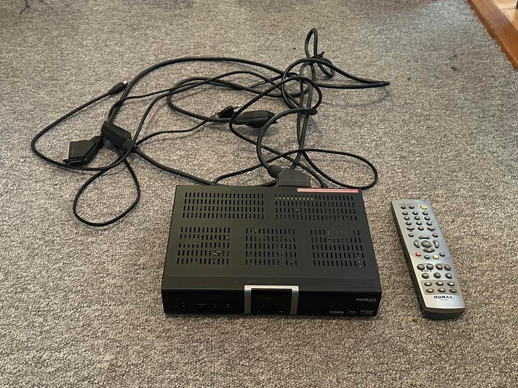 Humax IR-FOX C Digitale Decoder + Afstandsbediening, Ophalen of Verzenden, Zo goed als nieuw, Decoder