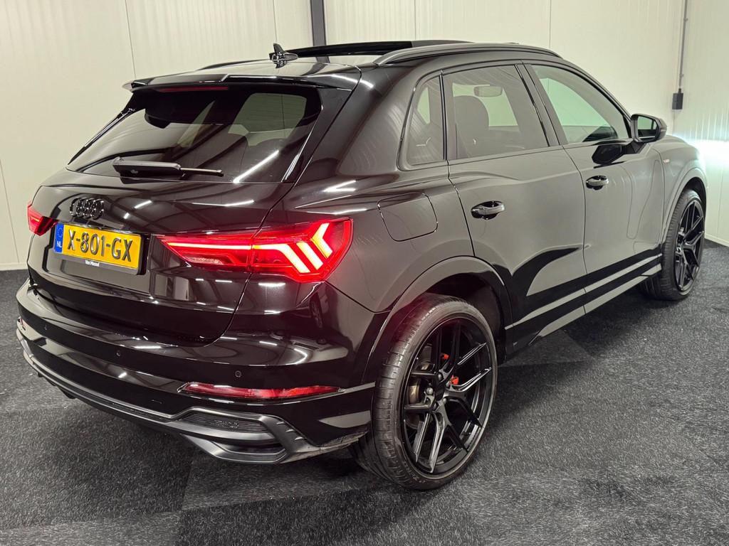 Audi Q3 40 TFSI quattro S-line 2022 CARBON/VOSSEN/21"/KEYLES, Auto's, Gebruikt, Zwart, 14 km/l, Bedrijf