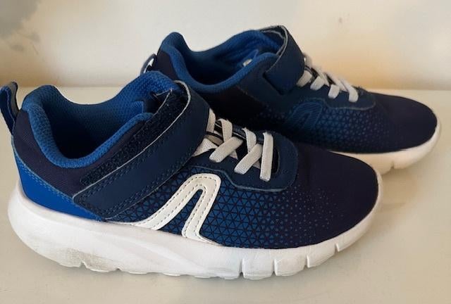 Sport schoenen van Decathlon maat 32 zgan (S69), Kinderen en Baby's, Kinderkleding | Schoenen en Sokken, Sportschoenen, Decathlon