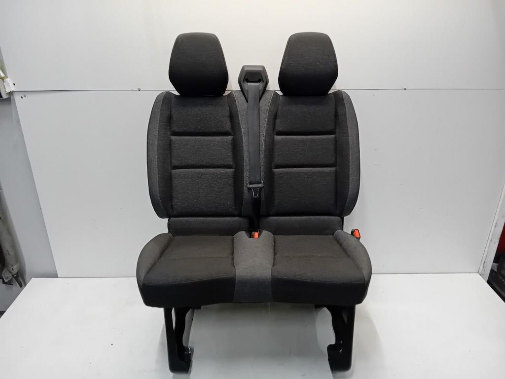 Stoel rechts voor Renault Master, Auto-onderdelen, Onderdelen@venauto.nl, Van der Ven Autorecycling B.V., Gebruikt, Ettenseweg 76, 4706 PB Roosendaal, The Netherlands