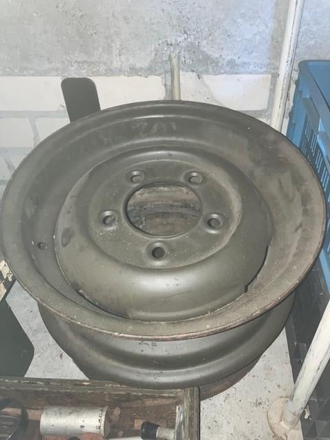 2 x velg ex leger jeep nette staat zgan, Verzamelen, Militaria | Algemeen, Ophalen, Landmacht, Nederland, Overige typen