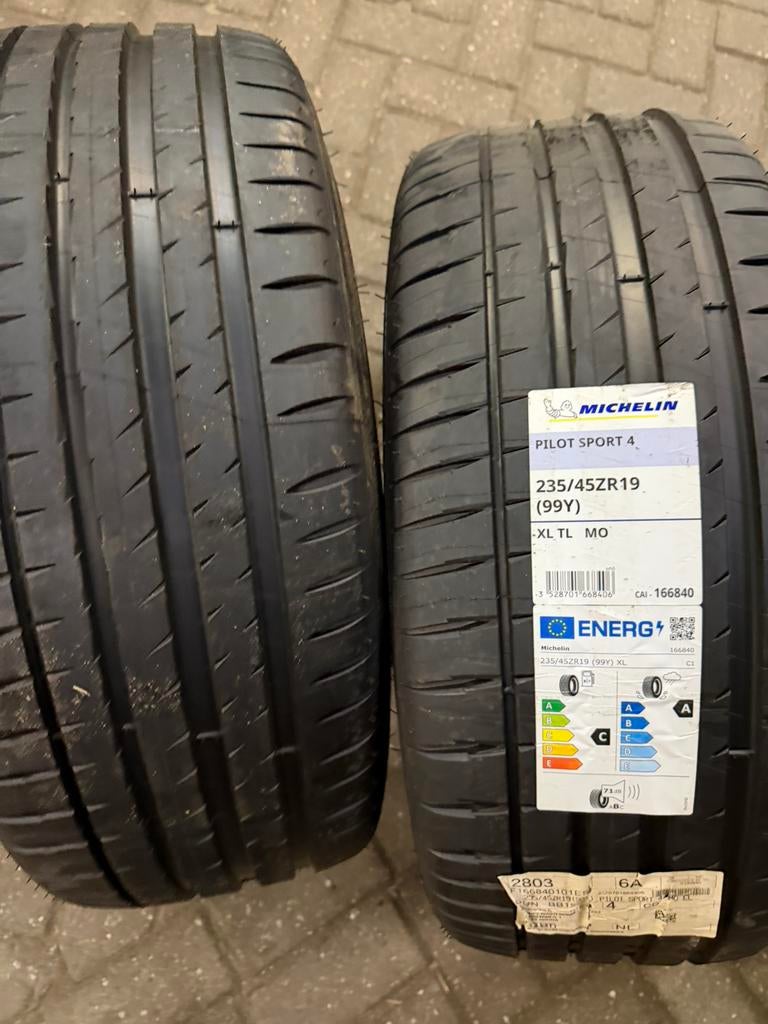 Michelin pilot sport 4 235/45/19, Auto-onderdelen, Banden en Velgen, 235 mm, Band(en), Zomerbanden, Ophalen