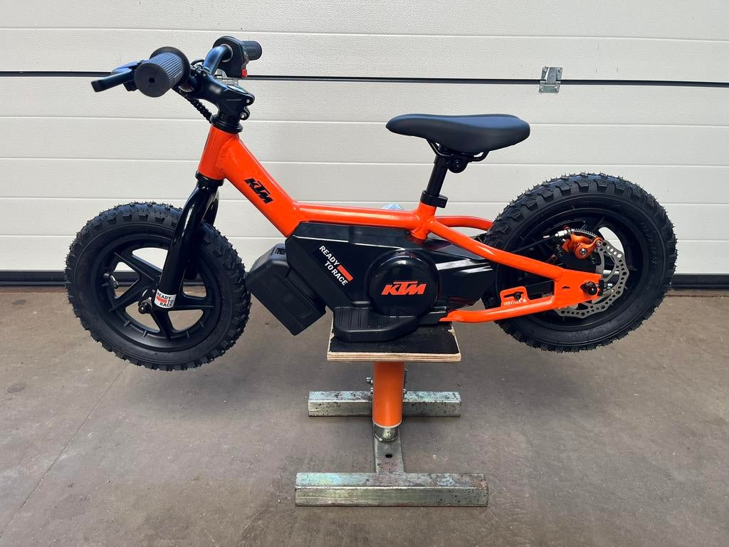 Elektrische loopfiets.   KTM, Ophalen, Bouwmeester, Nieuw, Info@vofbouwmeester.nl