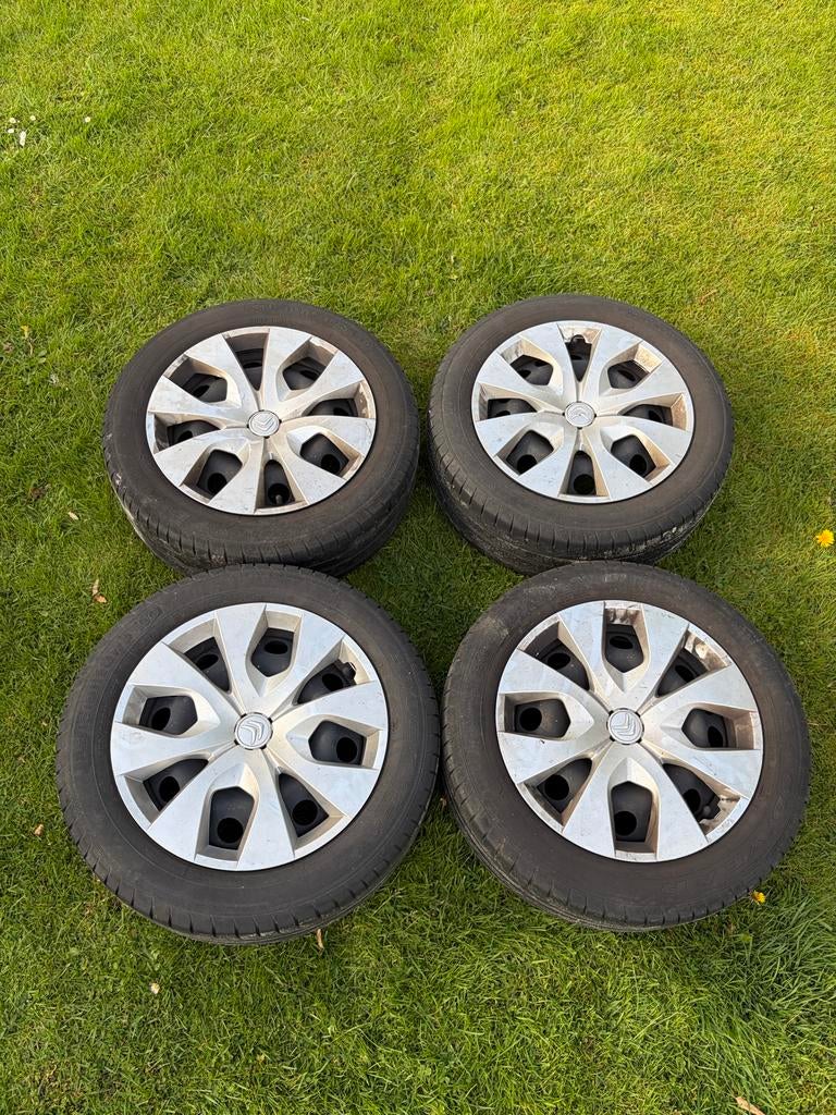 Complete wielenset: 4 Goodyear zomerbanden 205/55 R16 + velg, Ophalen, Gebruikt, 16 inch, Banden en Velgen