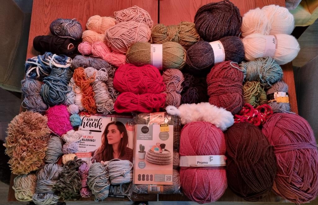 Allerlei bollen wol - gebruikt en nieuw!, Hobby en Vrije tijd, Breien en Haken, Ophalen, Gebruikt, Breien of Haken, Wol of Garen