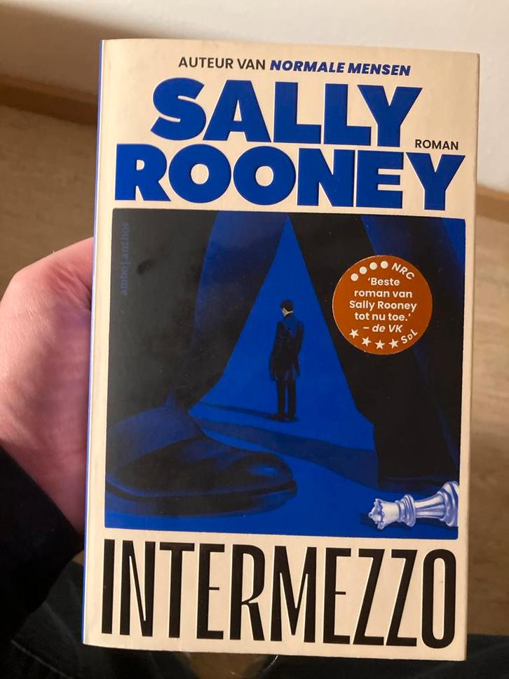 Sally Rooney - Intermezzo (Roman), Boeken, Romans, Zo goed als nieuw, Nederland, Ophalen of Verzenden