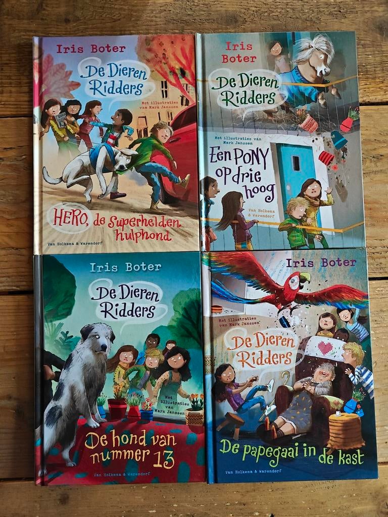 4 Delen van de serie: De Dieren Ridders., Ophalen of Verzenden, Zo goed als nieuw, Fictie algemeen