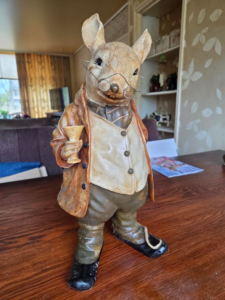 Beeld van een muis met bril en glas, 42 cm, Ophalen