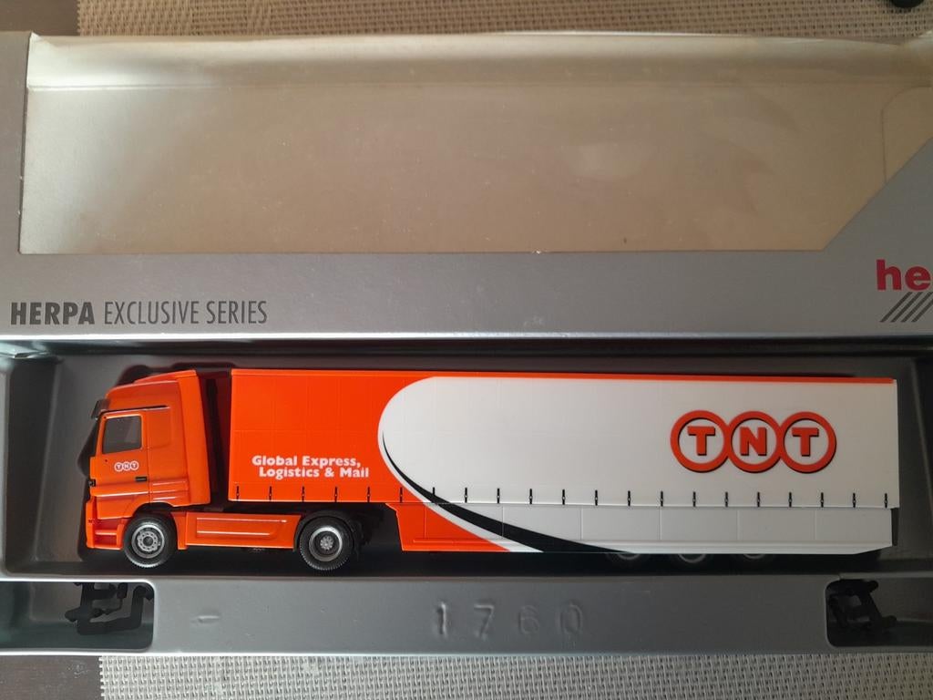 Tnt, Ophalen of Verzenden, Bus of Vrachtwagen