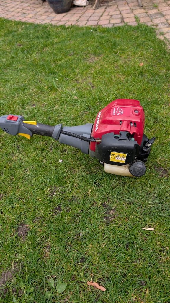 Honda UMS425E 4-takt bosmaaier / graskant maaier, Ophalen, Gebruikt, 10 tot 30 cm, Benzine