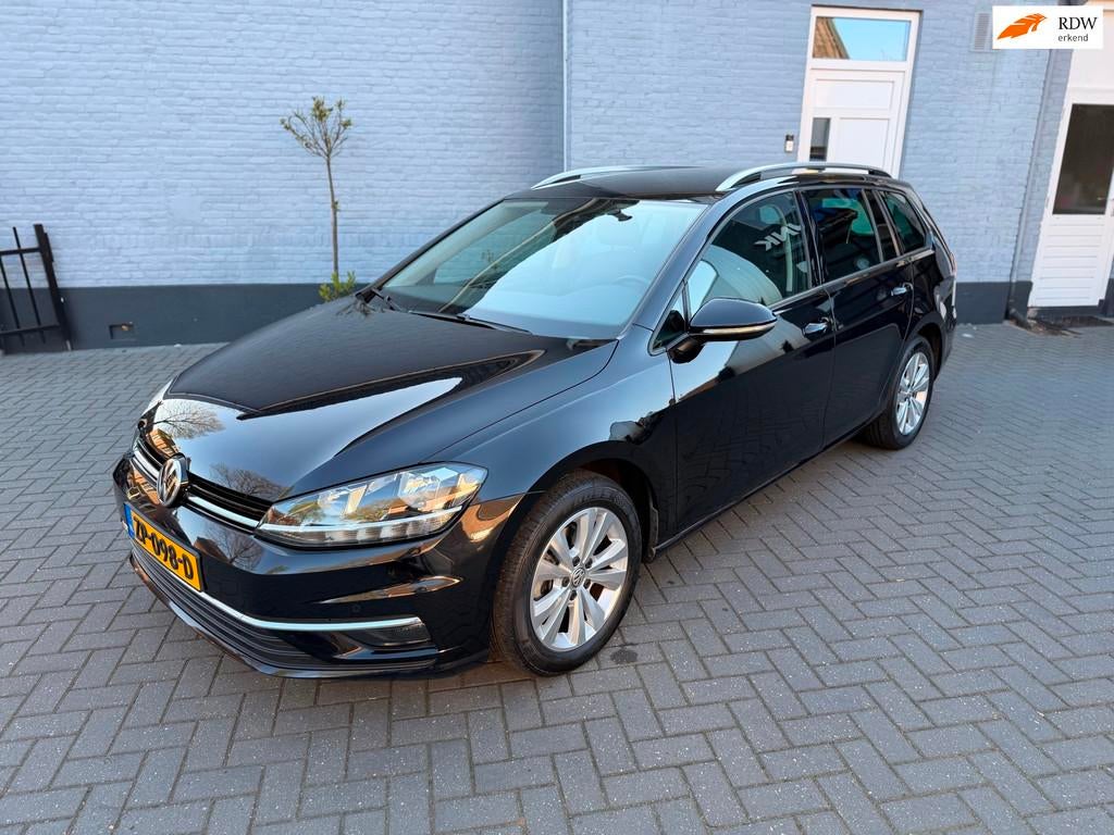 Volkswagen Golf Variant 1.6 TDI | ALCANTARA | DSG | TREKHAAK, Gebruikt, 4 cilinders, Zwart, Origineel Nederlands