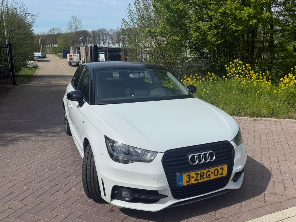 Audi A1 1.2 Tfsi 63KW SB 2015 Wit, Voorwielaandrijving, 4 cilinders, Wit, Origineel Nederlands