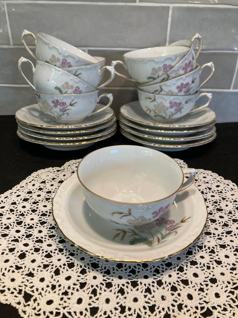 Kop en schotel Kahla (230326c), Huis en Inrichting, Keuken | Servies, Ophalen of Verzenden, Zo goed als nieuw, Overige stijlen