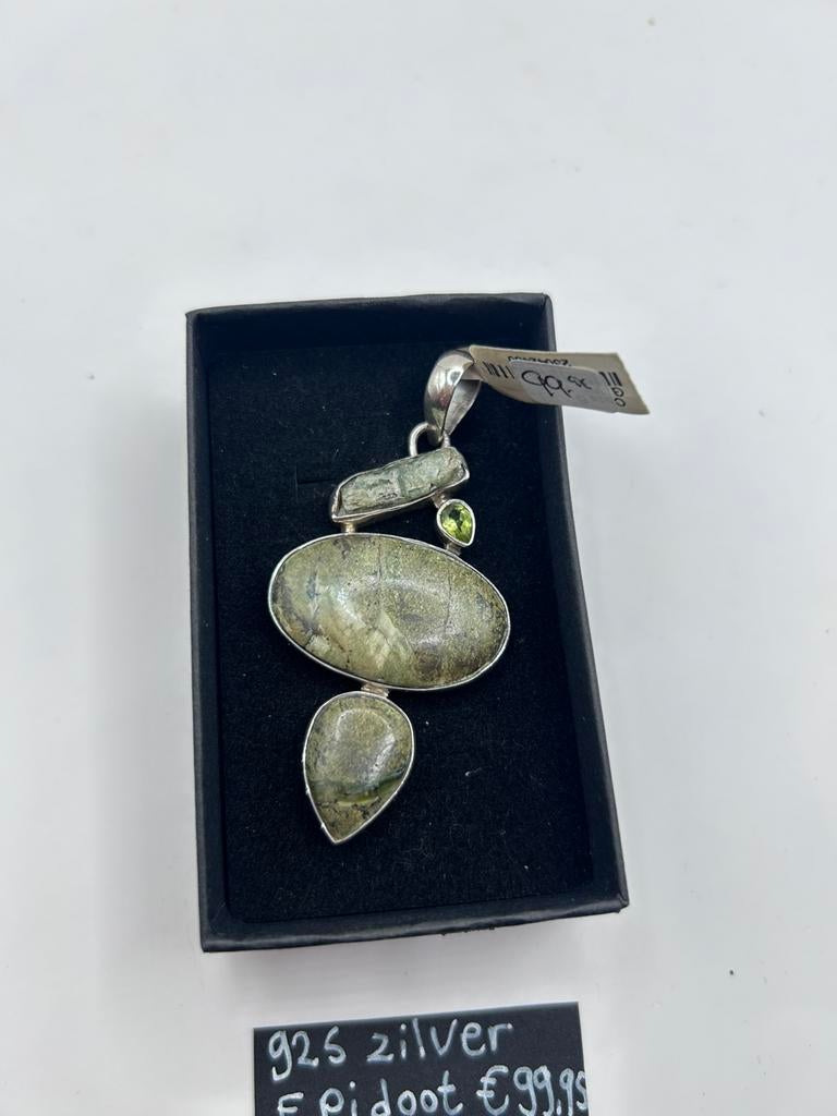 Sterling zilver hanger met epidoot, Ophalen of Verzenden, Zo goed als nieuw, X, Zilver