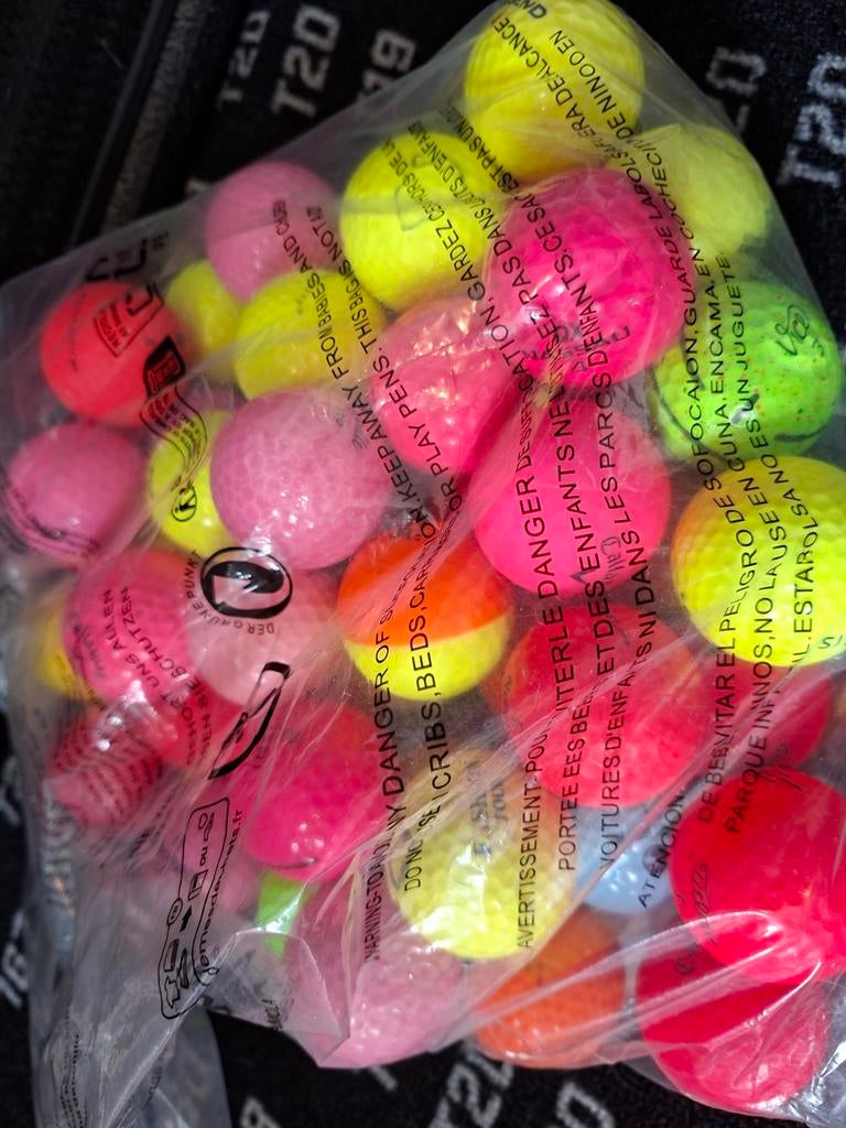 50 gekleurde golfballen, Sport en Fitness, Golf, Ophalen of Verzenden, Gebruikt, Bal(len)