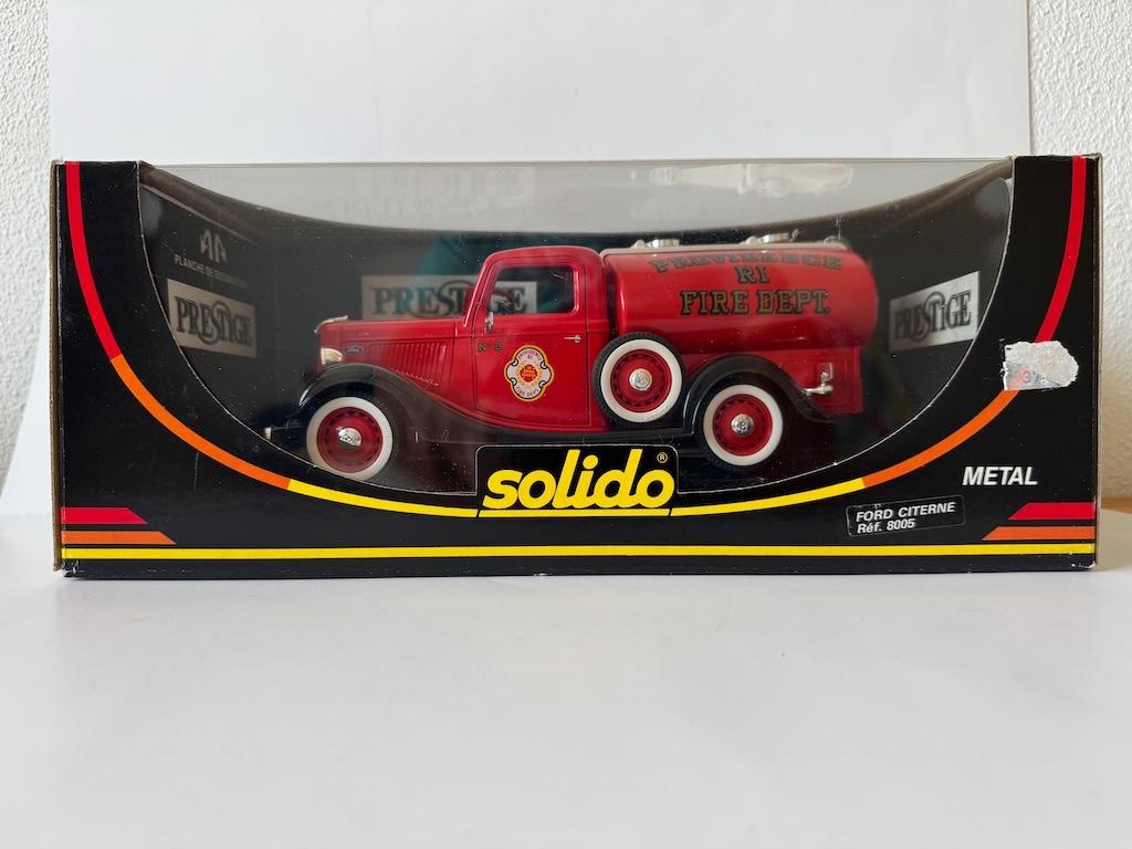 Solido: Ford Citerne Providence RI Fire dept. 1936, Ophalen of Verzenden, Zo goed als nieuw, Auto, Solido