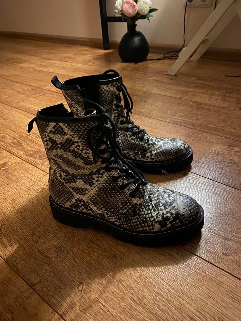 Halfhoge laarzen, Kleding | Dames, Schoenen, Ophalen of Verzenden, Zo goed als nieuw, Zwart