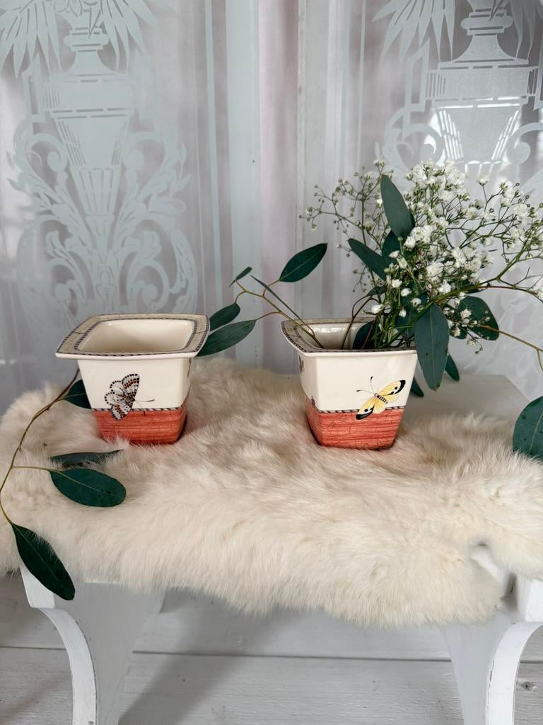 Sarah’s Garden 2x bloemen of botee potjes izgst terra, Ophalen, Zo goed als nieuw, Porselein, Bord of Schaal