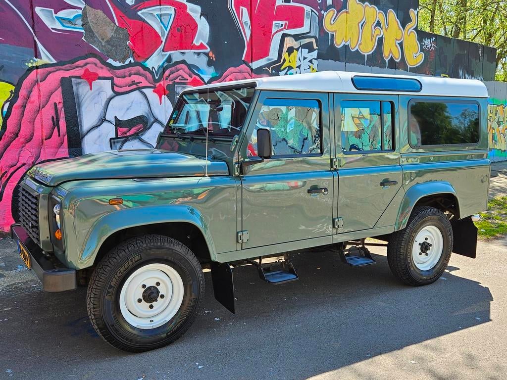 Land Rover Defender 110 2.2 D grijskenteken, Auto's, Land Rover, Euro 5, Stof, Gebruikt, Zwart