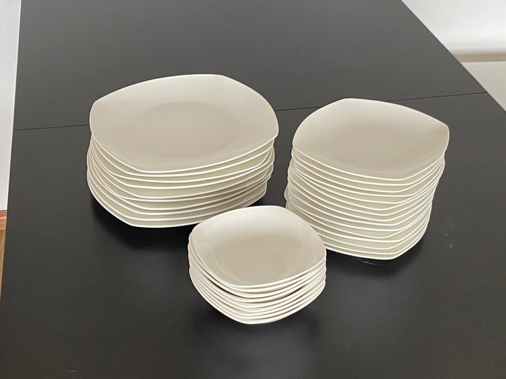 Porselein servies Horeca kwaliteit (van Sligro), Huis en Inrichting, Keuken | Servies, Ophalen, Zo goed als nieuw, Bord(en), Overige stijlen