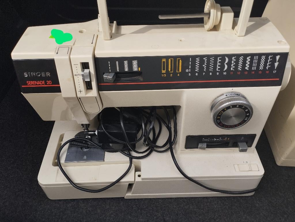 Naaimachine SINGER Serenade 10, Ophalen of Verzenden, Zo goed als nieuw, Naaimachine, Singer