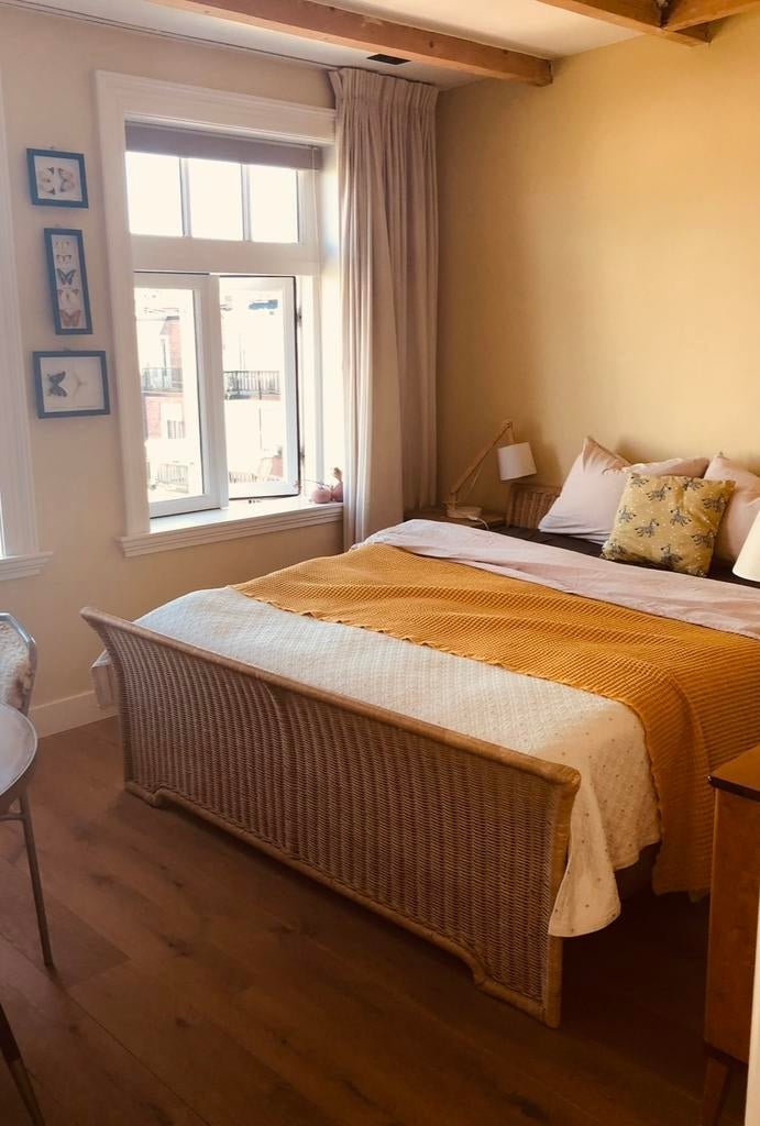 Rotan tweepersoonsbed (160) met hoofdbord en voetbord, Huis en Inrichting, Slaapkamer | Bedden, Ophalen, Overige materialen, Gebruikt