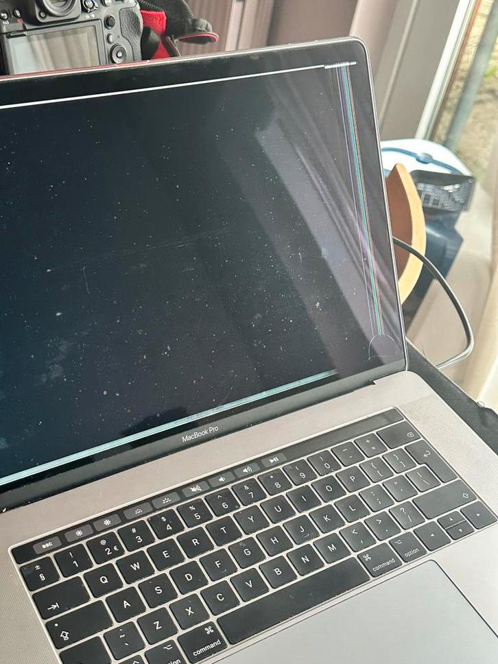 MacBook Pro 15-inch met kapot scherm, Computers en Software, Apple Macbooks, Niet werkend, MacBook Pro, 15 inch, Onbekend, Minder dan 4 GB